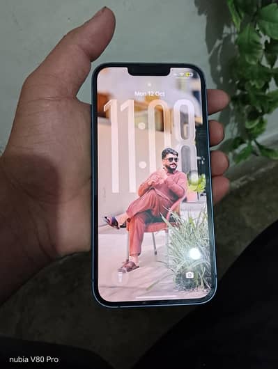 Apple iPhone 13