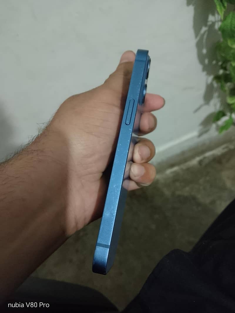 Apple iPhone 13 3