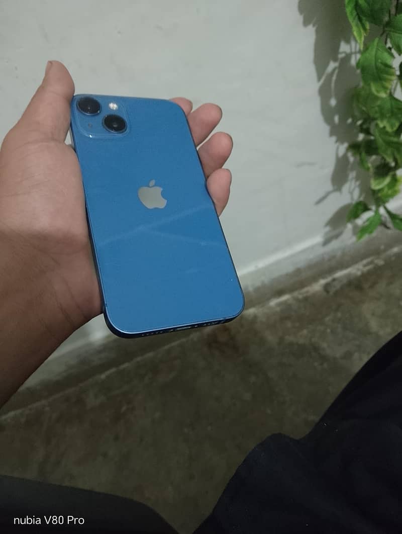Apple iPhone 13 5