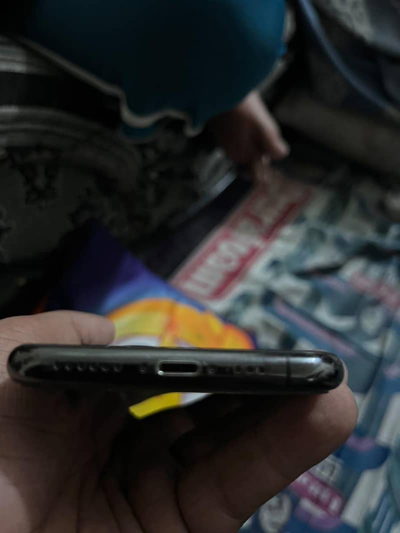 Apple iPhone 11 Pro 3