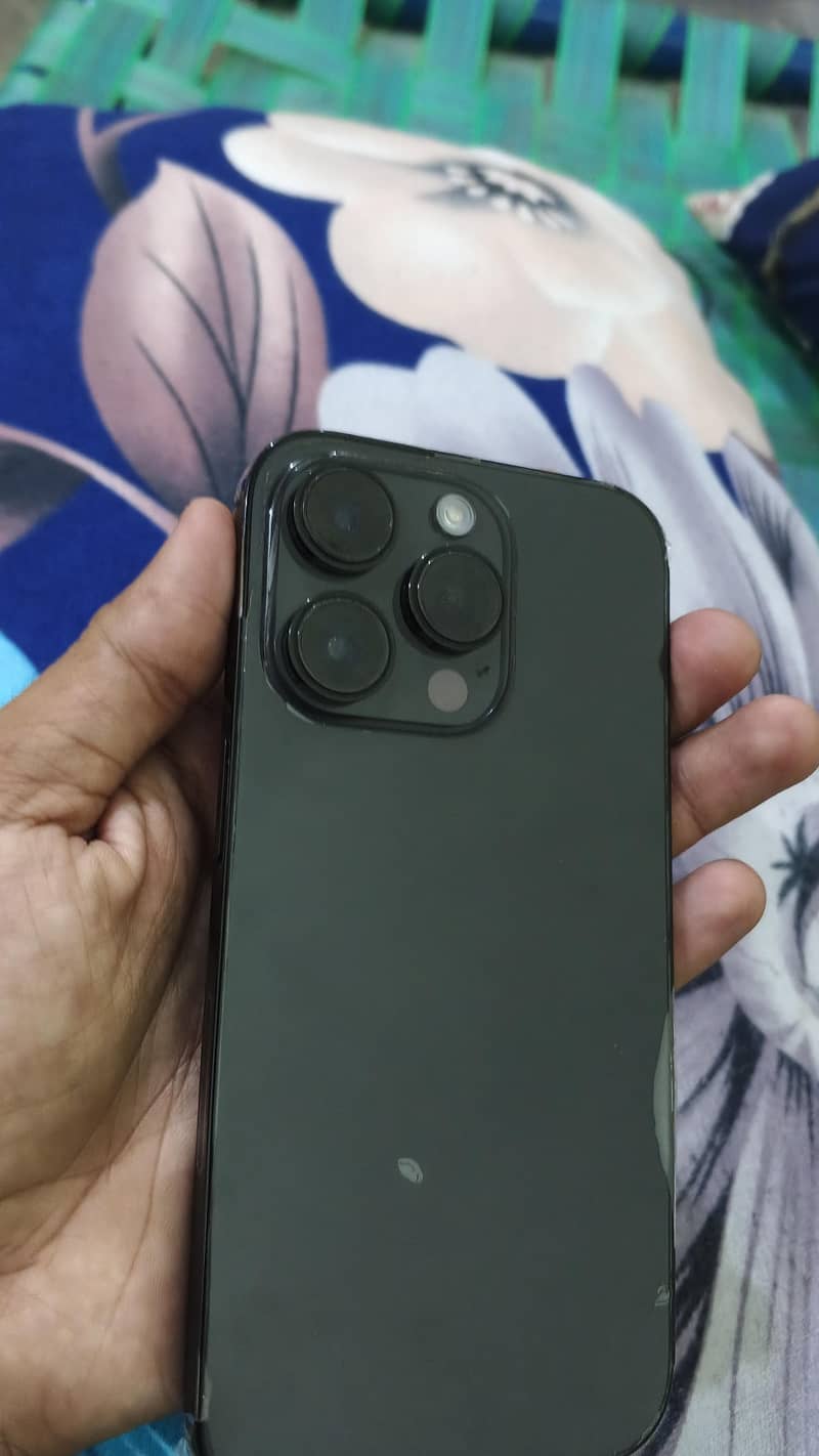 Apple iPhone 14 Pro 1