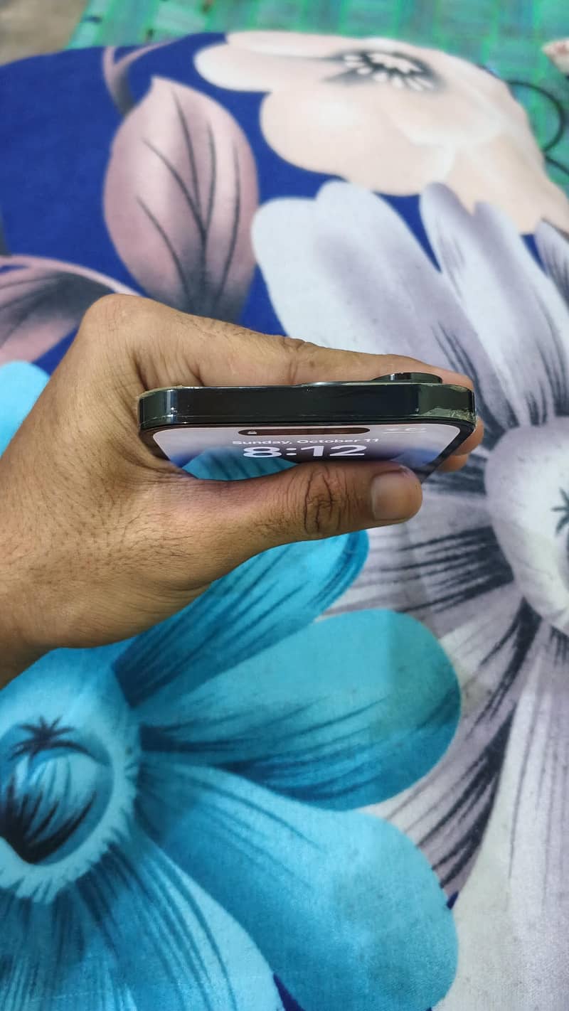 Apple iPhone 14 Pro 2
