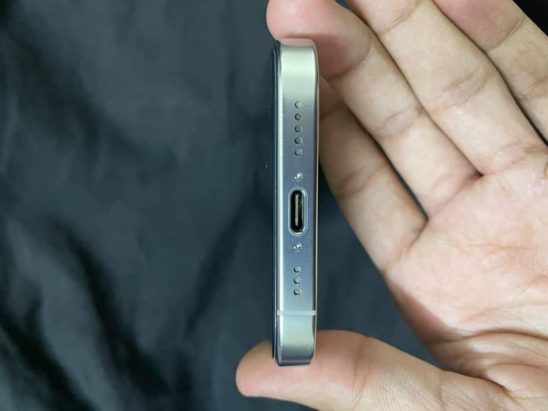 iPhone 16 Pro 2
