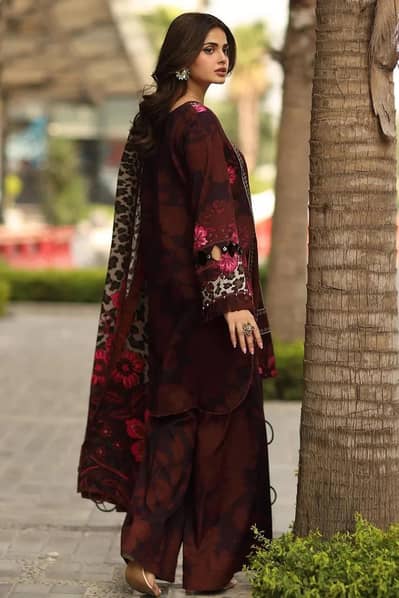 Ladies 3 Pcs Embroidered Lawn Suit - Latest Design - Free Delivery