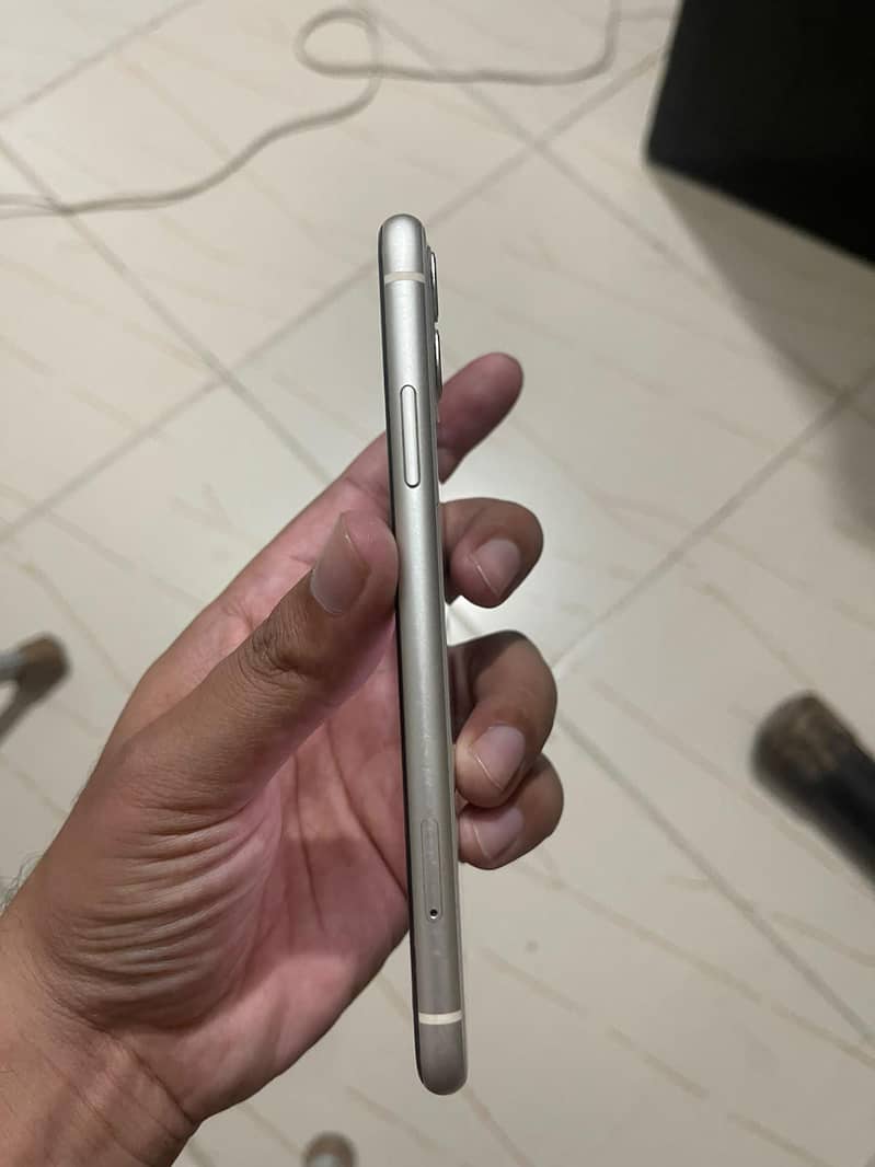 Apple iPhone 11 2
