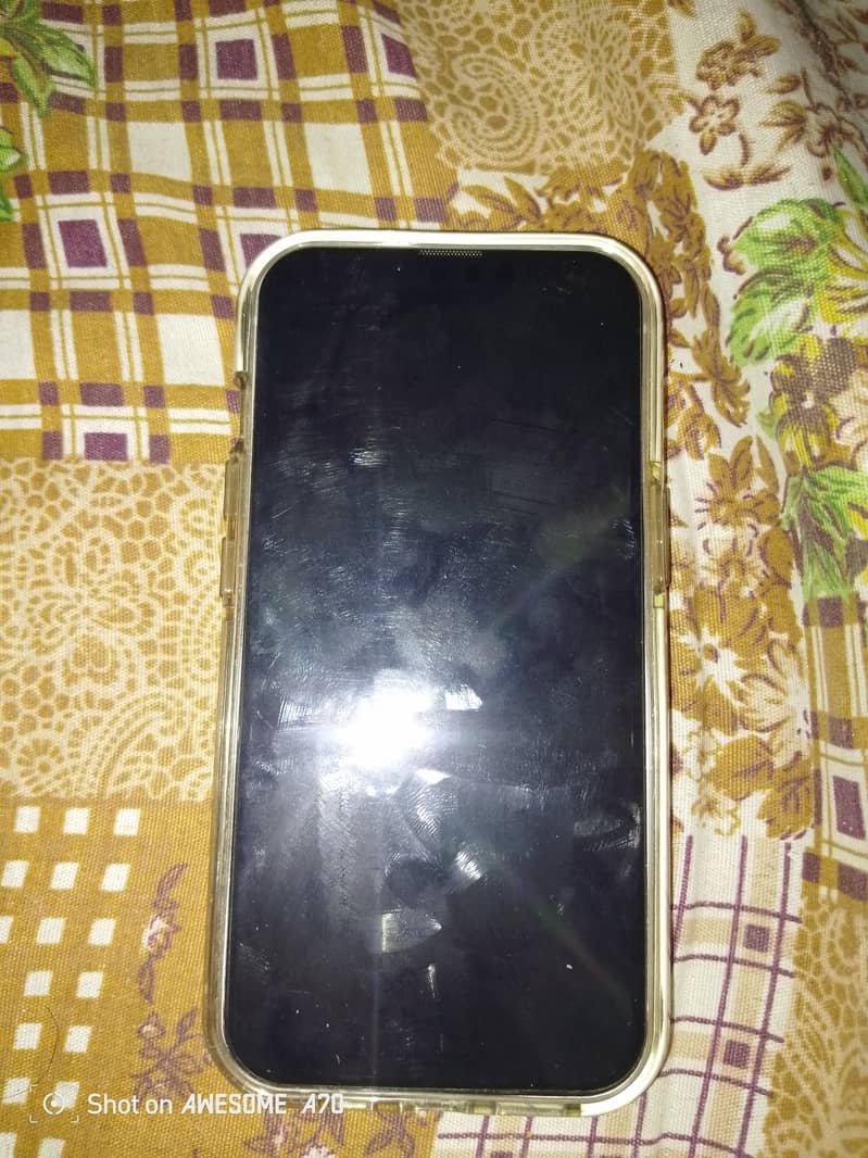 Apple iPhone 13 5