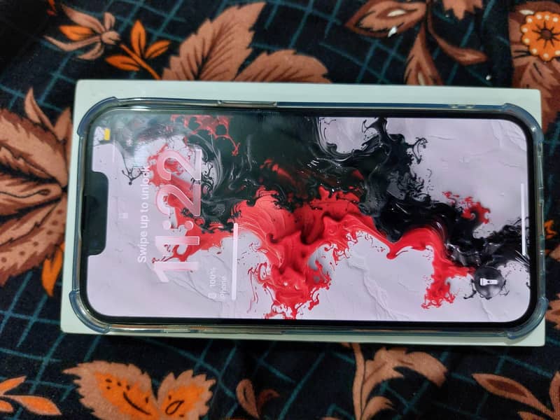 Apple iPhone 13 0