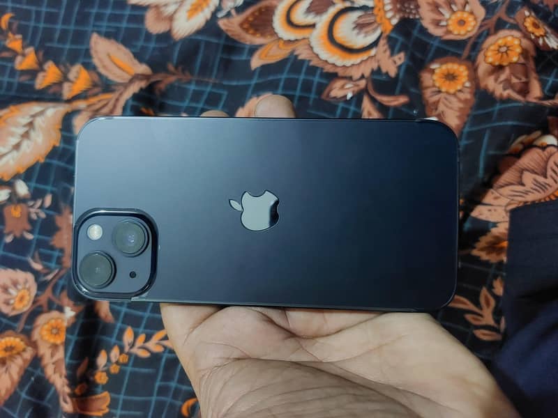 Apple iPhone 13 1
