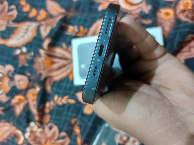 Apple iPhone 13 3