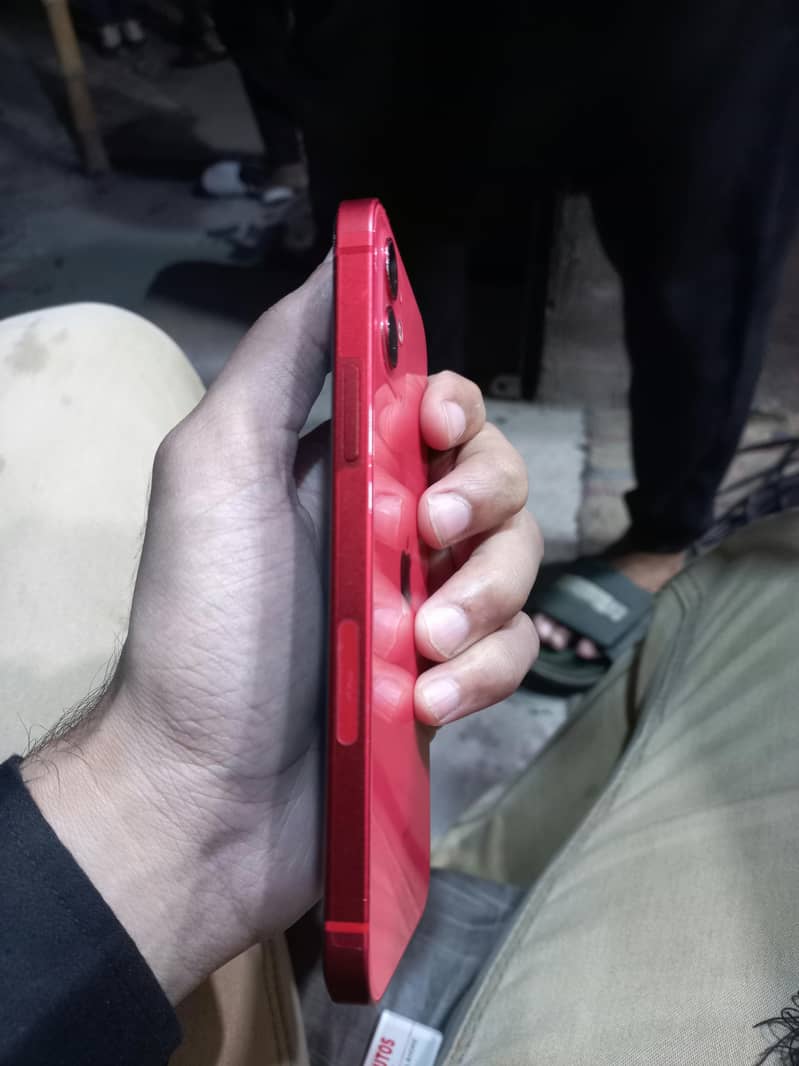 Apple iPhone 12 4