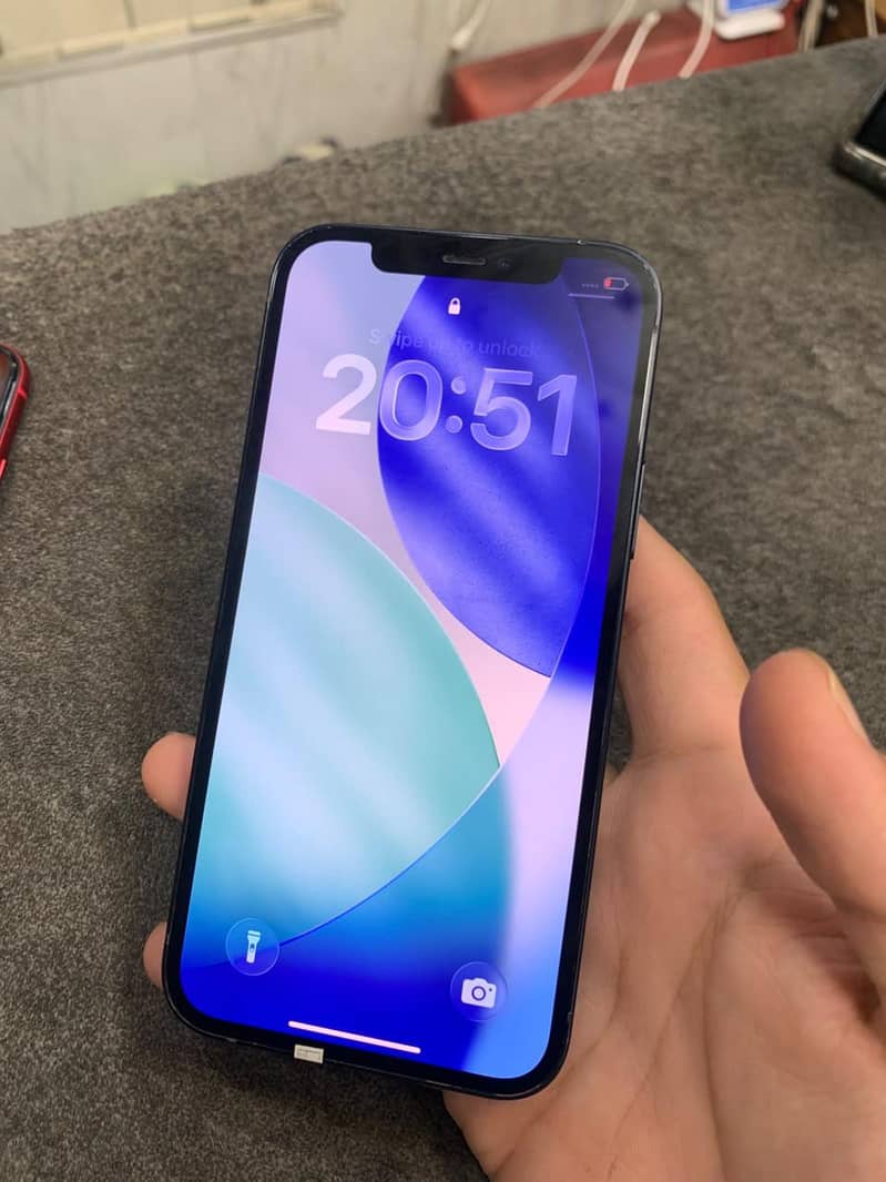 Apple iPhone 12 1