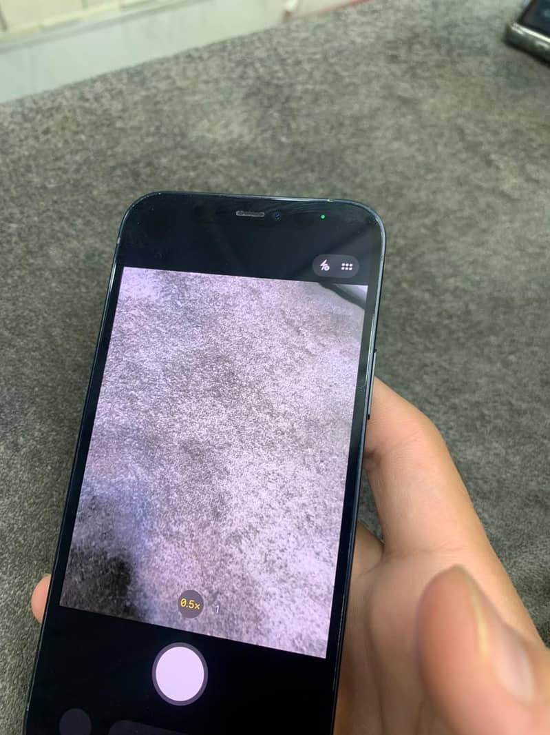 Apple iPhone 12 6