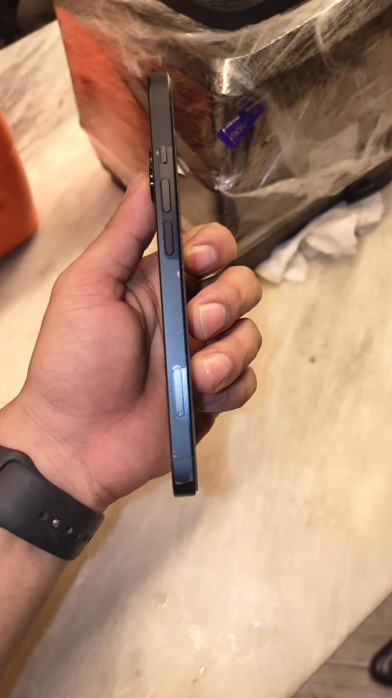 Apple iPhone 13 1