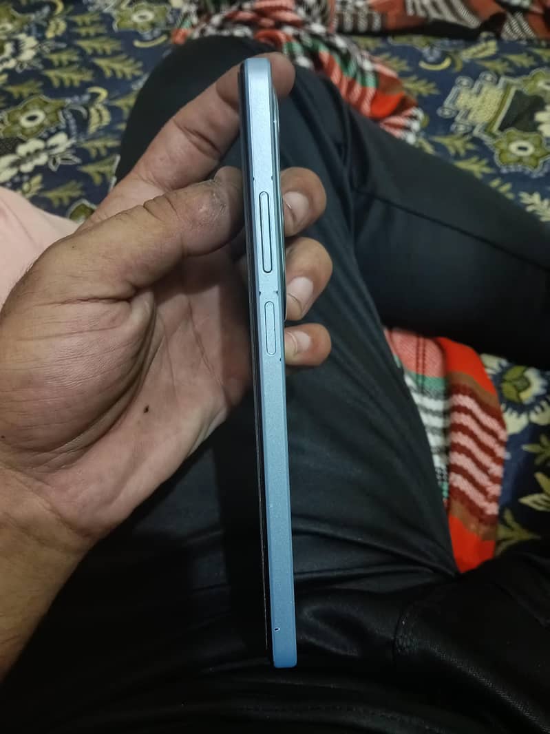 OPPO A60 4