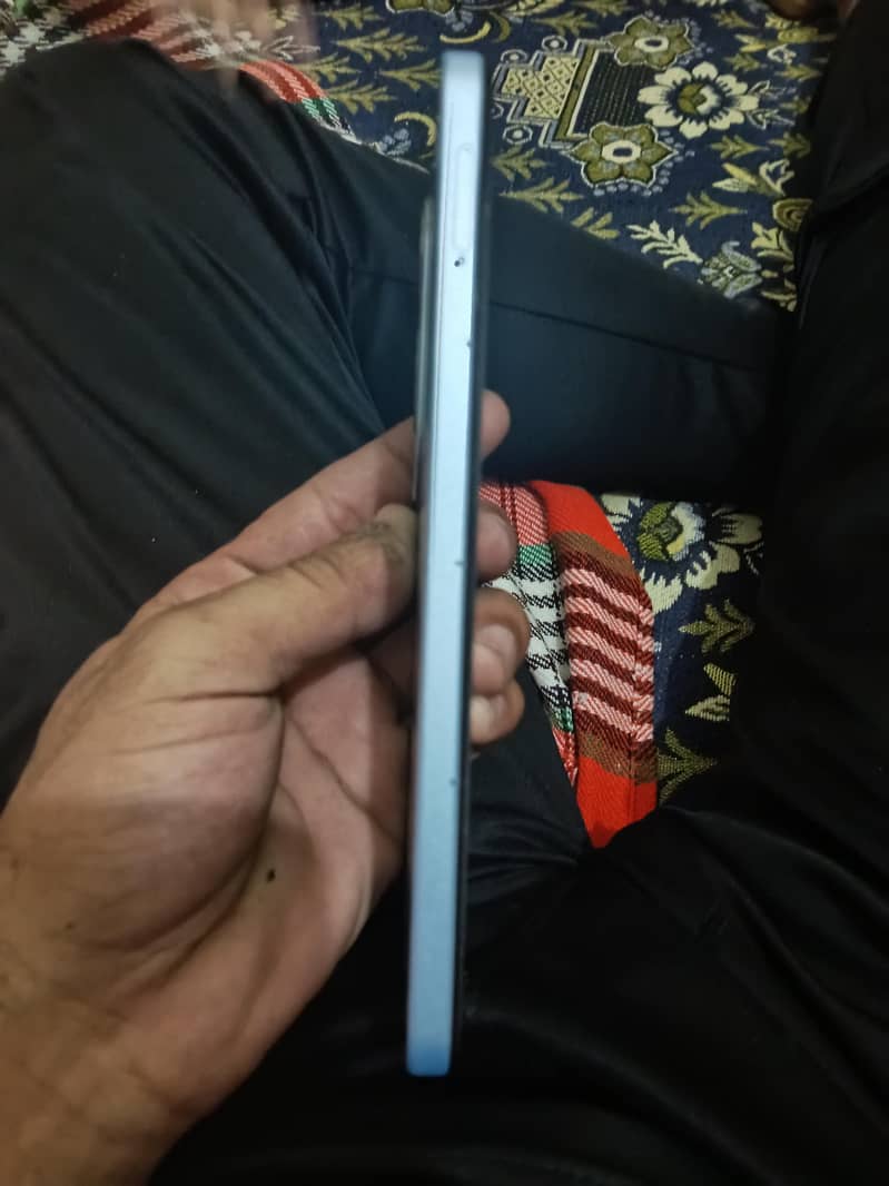 OPPO A60 5