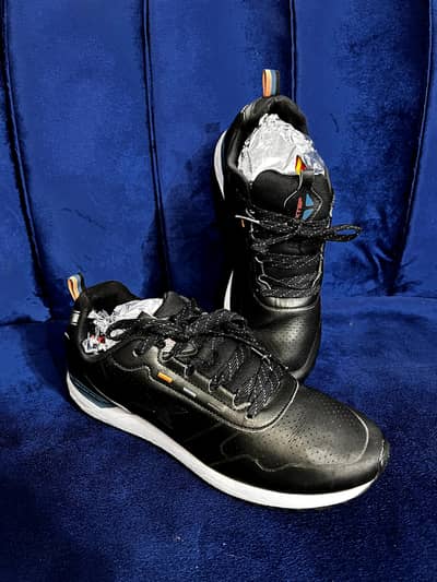 Men,s Black sports shoes - stylish Lace - up sneakers with white sole