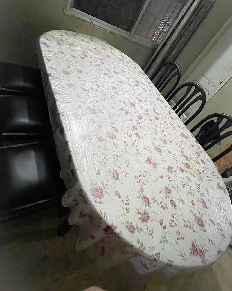 Dining table with six seats 1