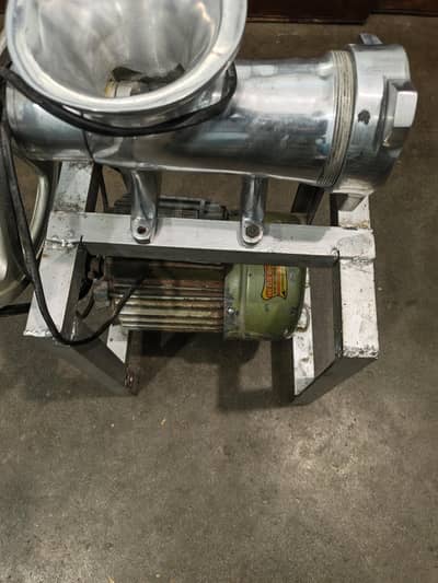 Qeema  machine