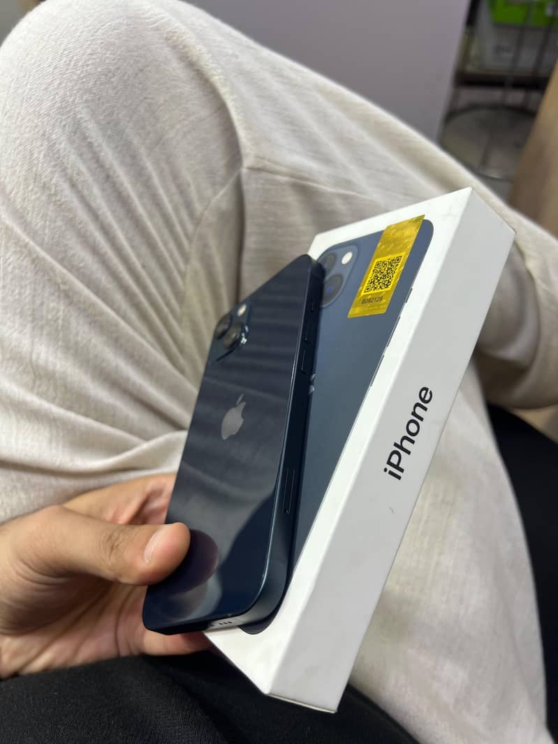 Apple iPhone 13 1