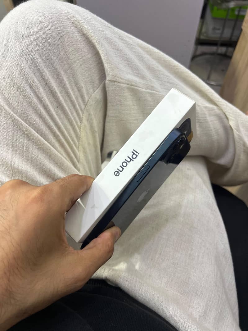 Apple iPhone 13 3