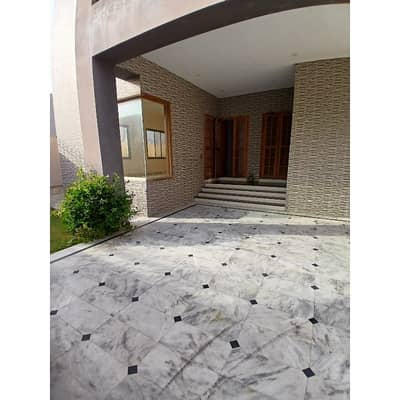 500 YARD GROUND PORTION AVAILABLE FOR RENT PHASE 8