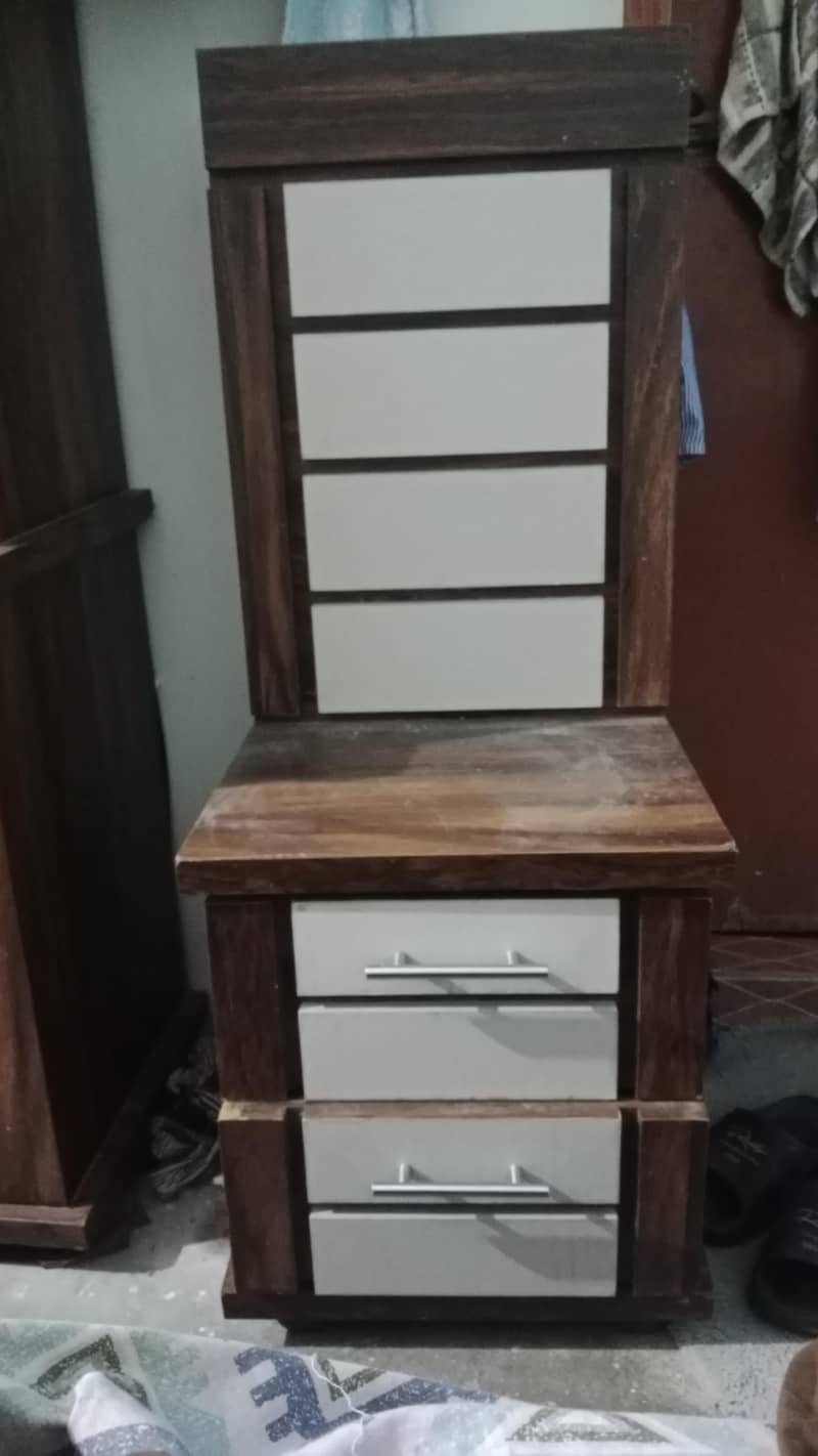 2 bed side tabal 1