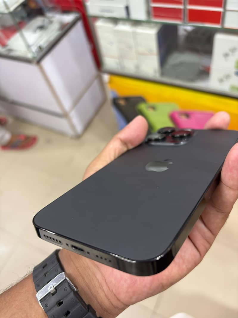Apple iPhone 14 Pro Max 2