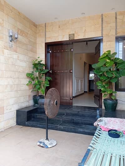 500 YARD 2 UNIT BUGALOW FOR SALE ONLY 5 YEAR OLD