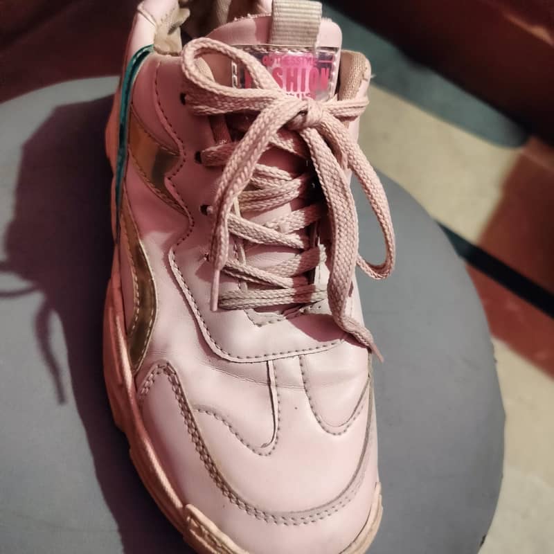 sneakers 1