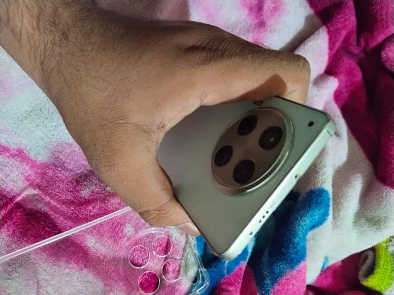 Tecno CAMON 30 1