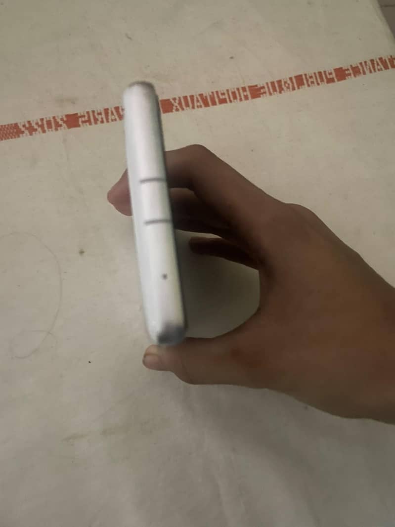 Google Pixel 7a 3