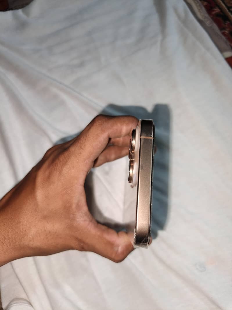 Apple iPhone 16 Pro Max 5