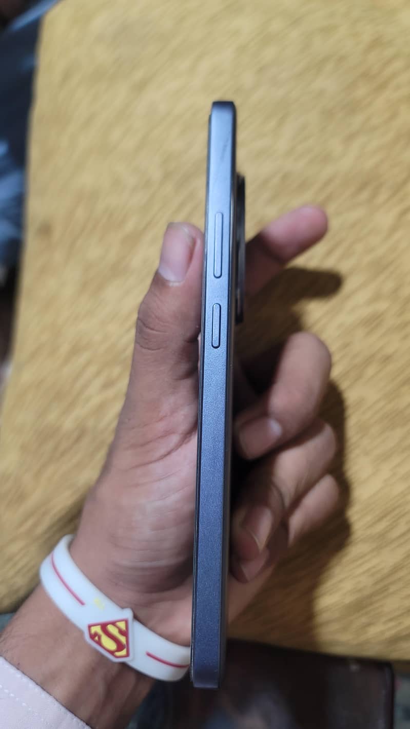 Realme 13 Plus 4