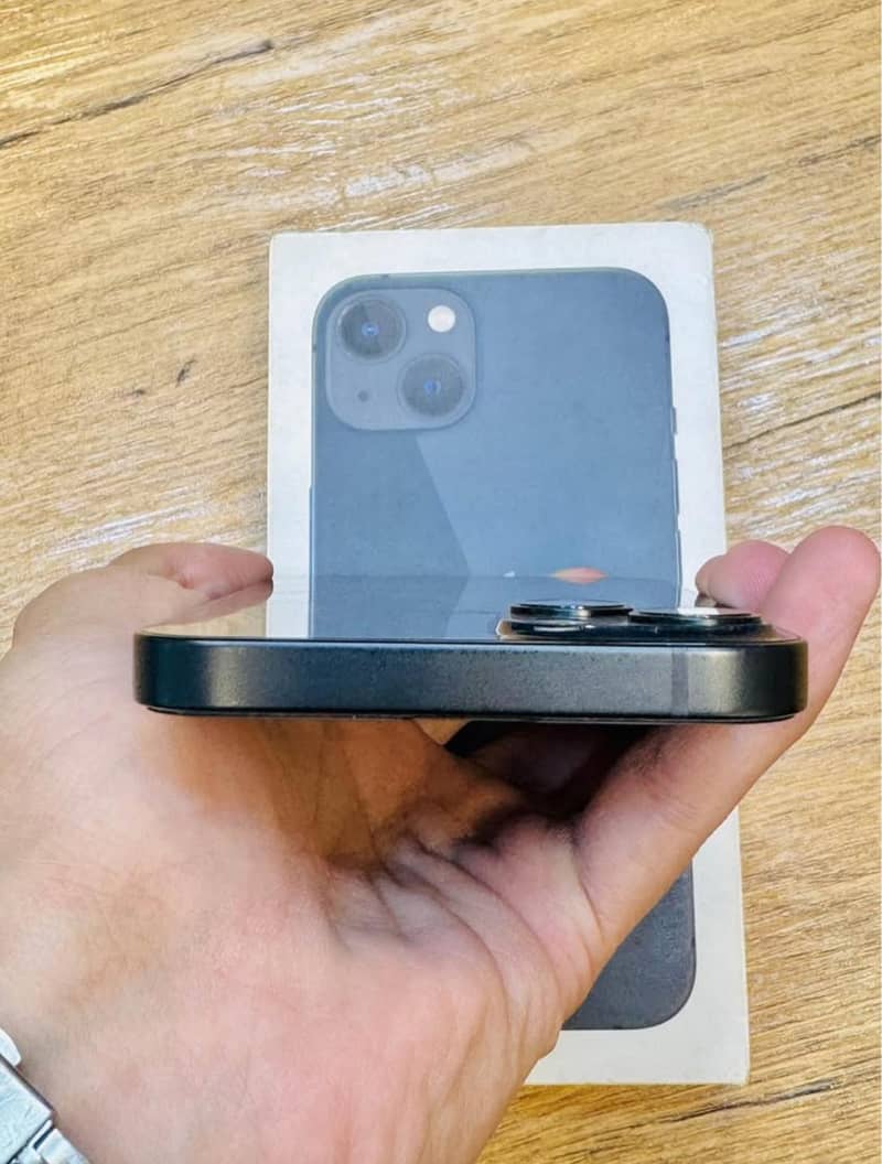 Iphone 13 4