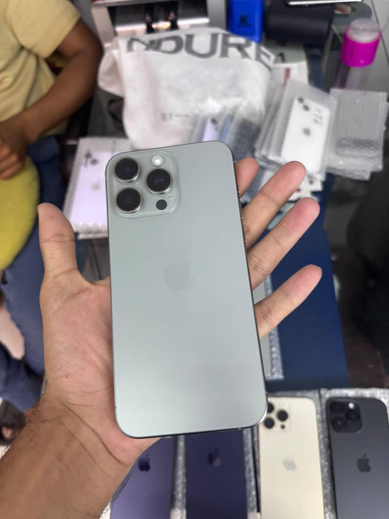 Apple iPhone 14 Pro Max 1