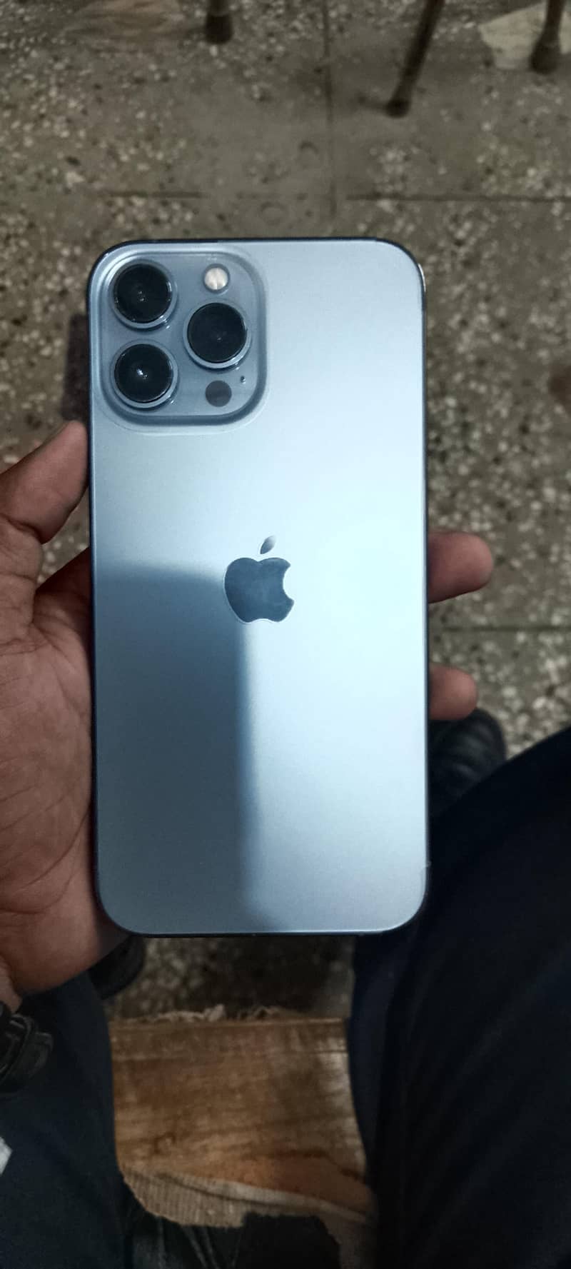 Apple iPhone 13 Pro Max 2