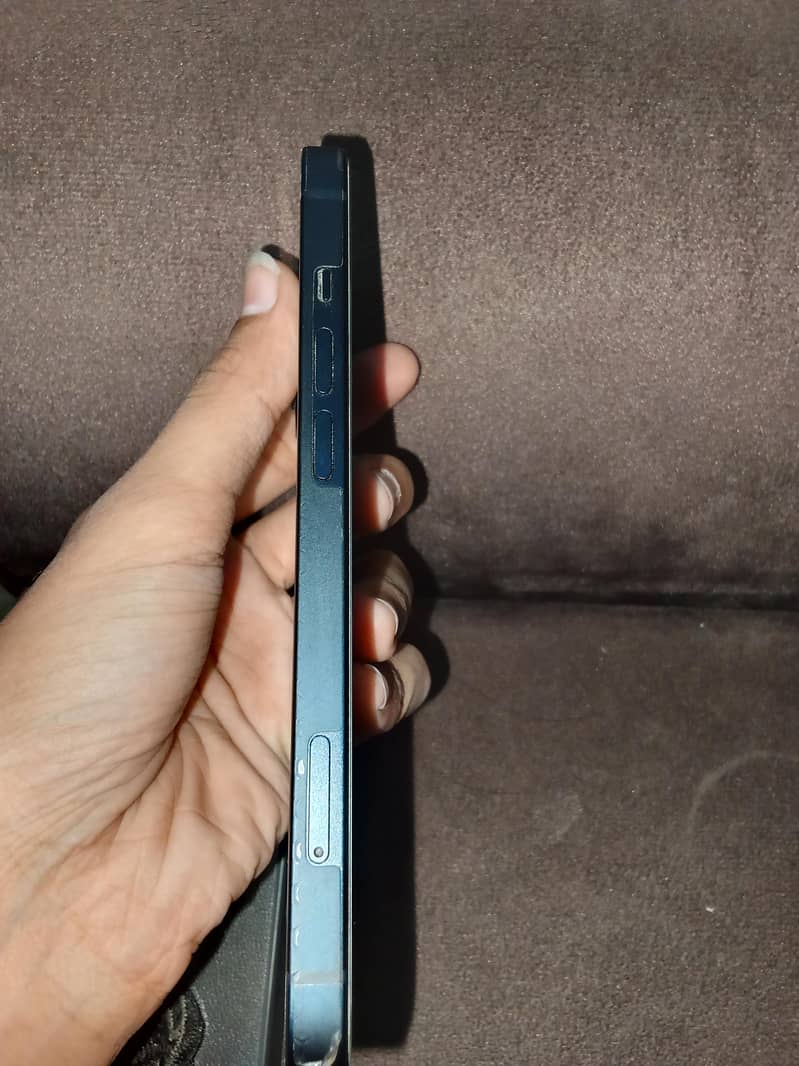 Apple iPhone 13 2
