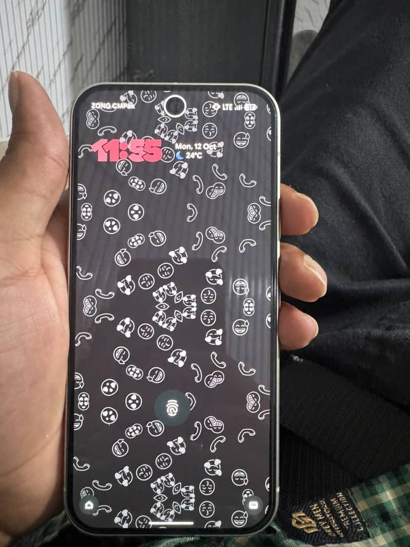 Google Pixel 9 4