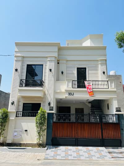 6 MARLA MODERN DESIGN NEW HOUSE FOR SALE