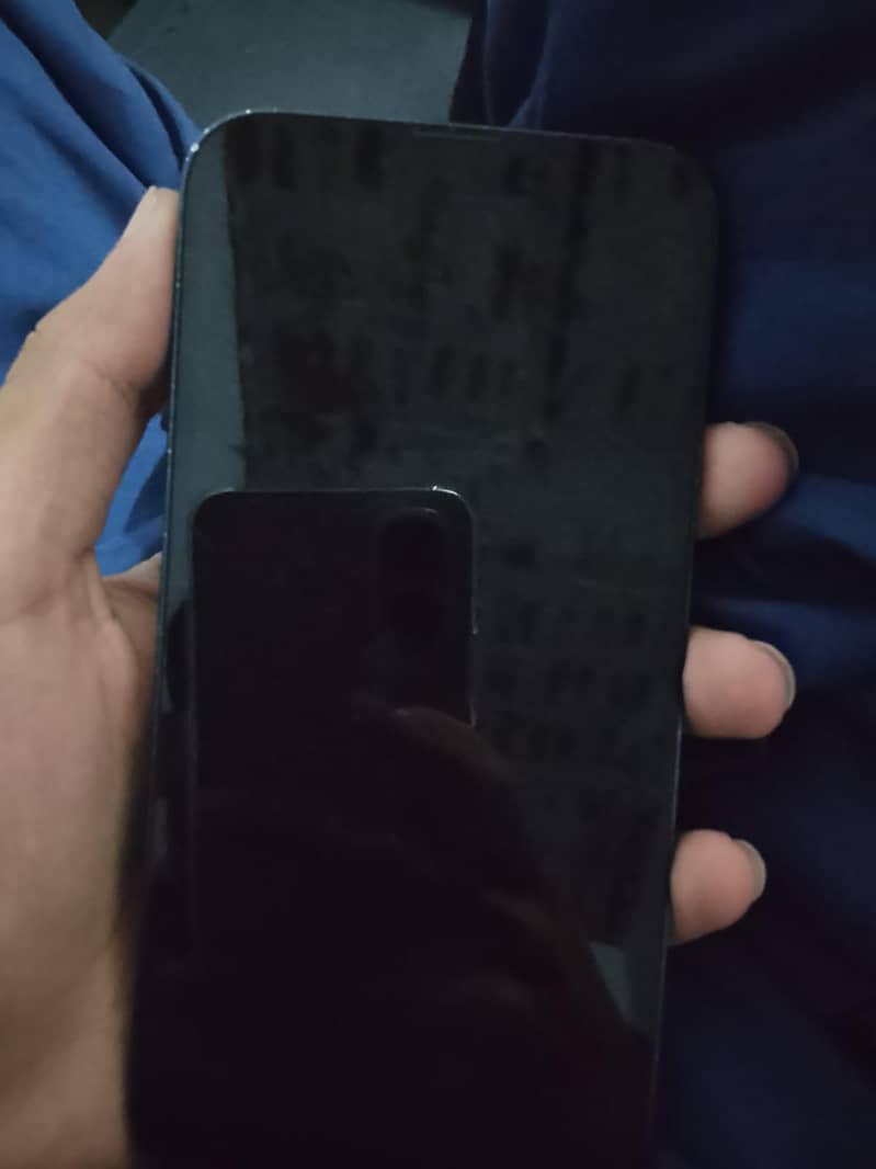 Apple iPhone 13 2