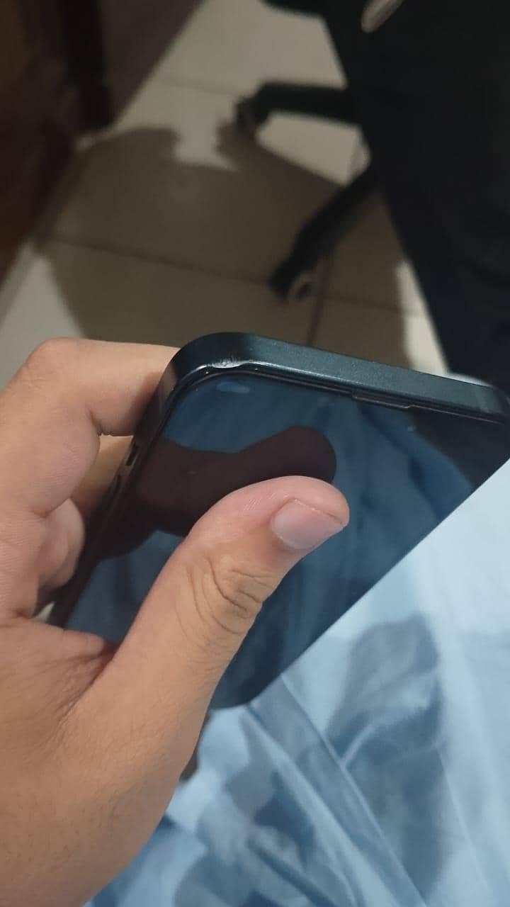 Apple iPhone 13 5