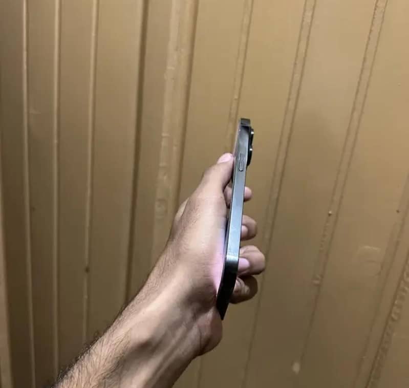 Apple iPhone 14 Pro 1