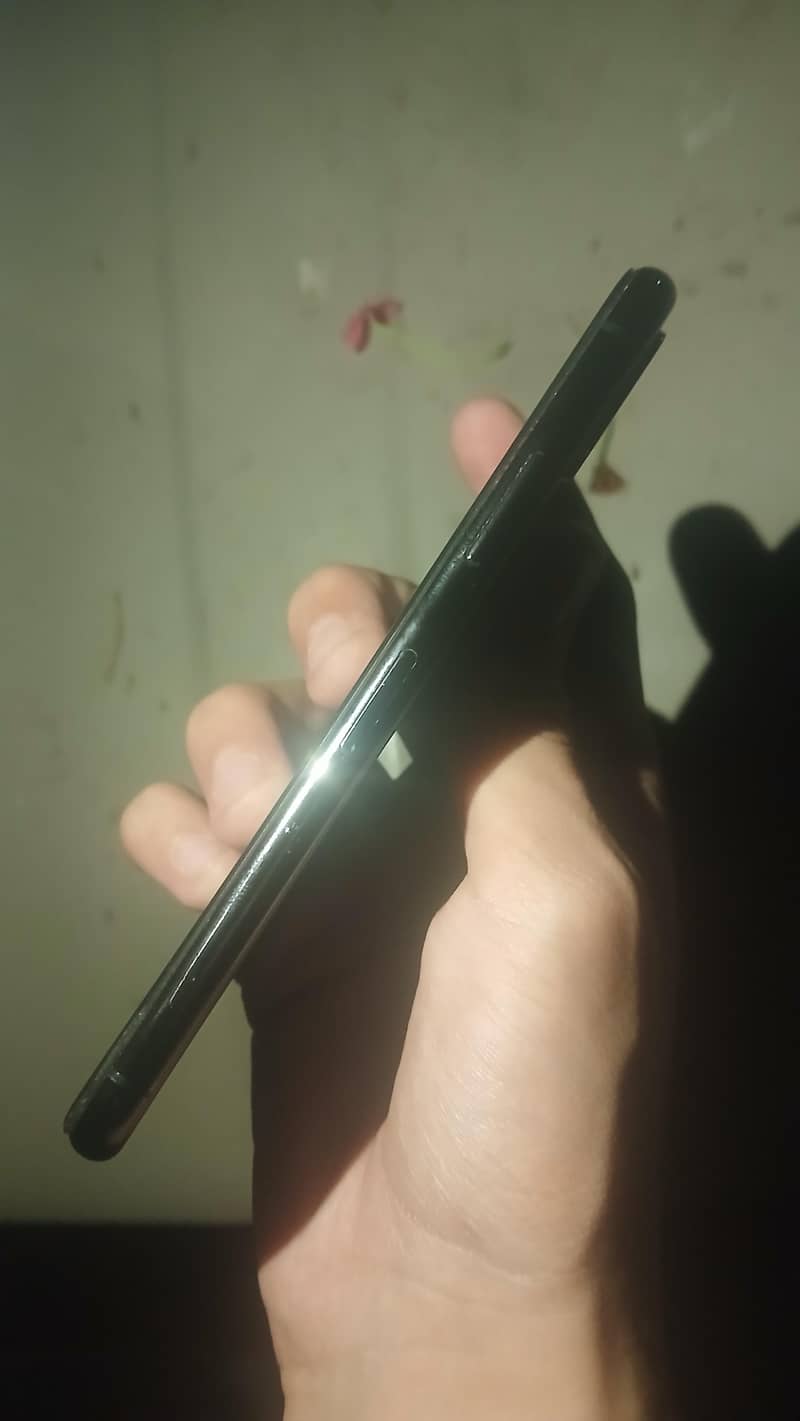 Apple iPhone X 3