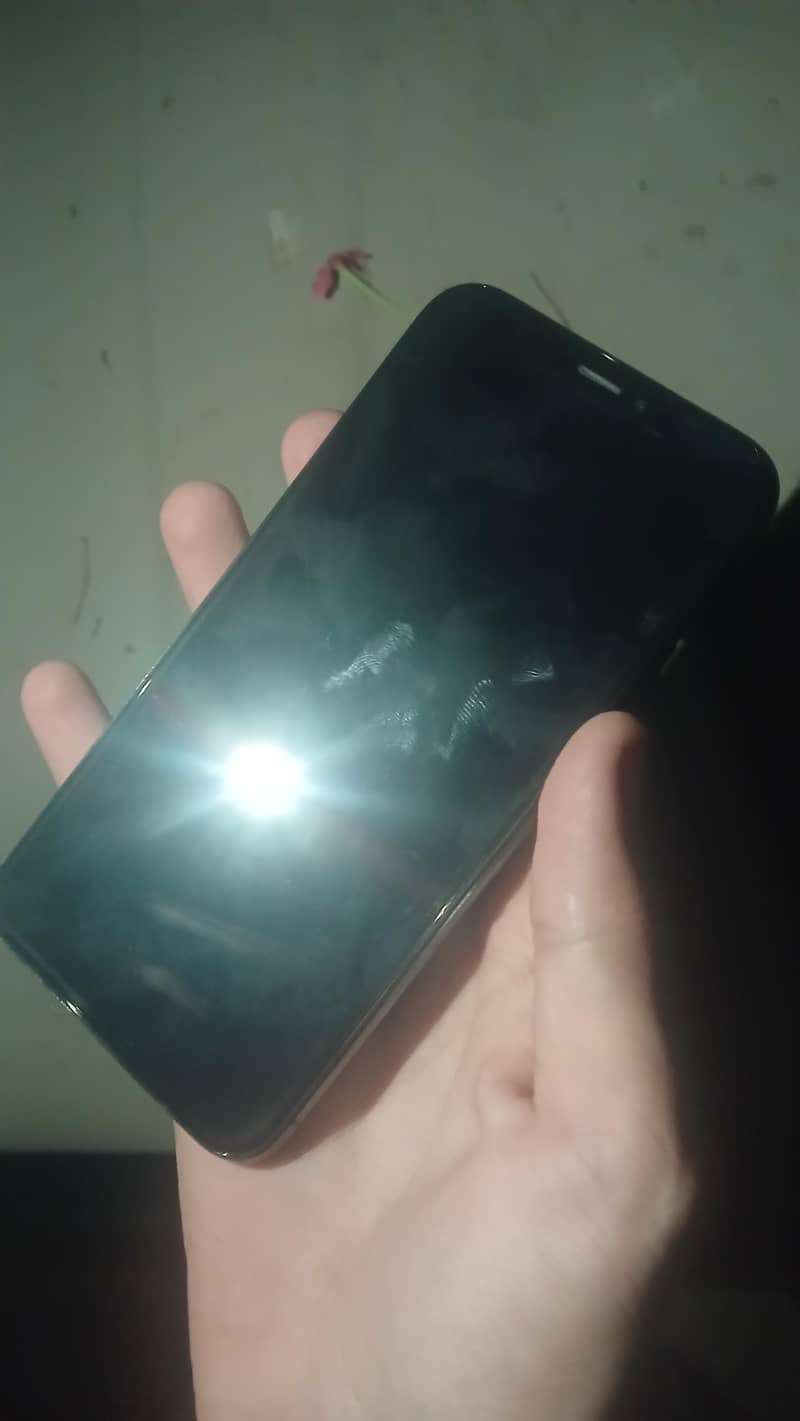 Apple iPhone X 5