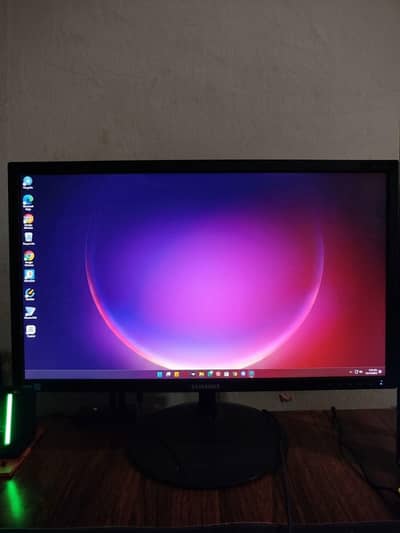 Samsung 24inch IPS Panel Monitor With Hydraulic Stand