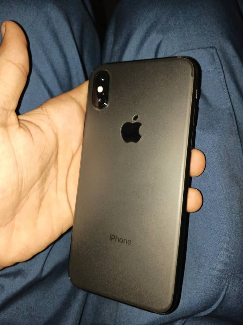 Apple iPhone X 4
