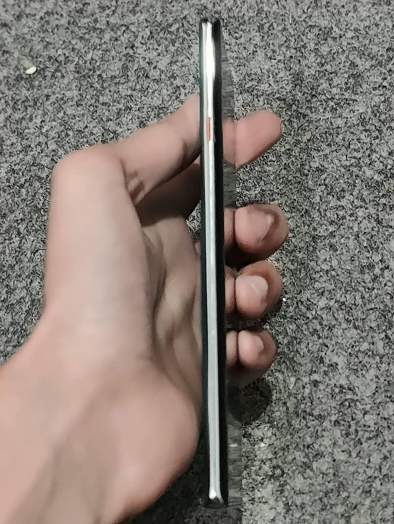 Tecno CAMON 40 Pro 4