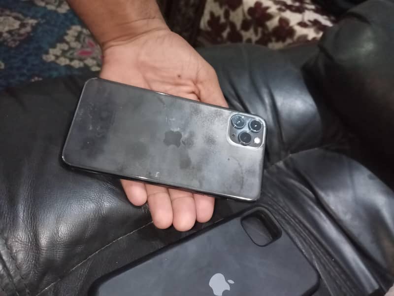iPhone 11 pro max 2