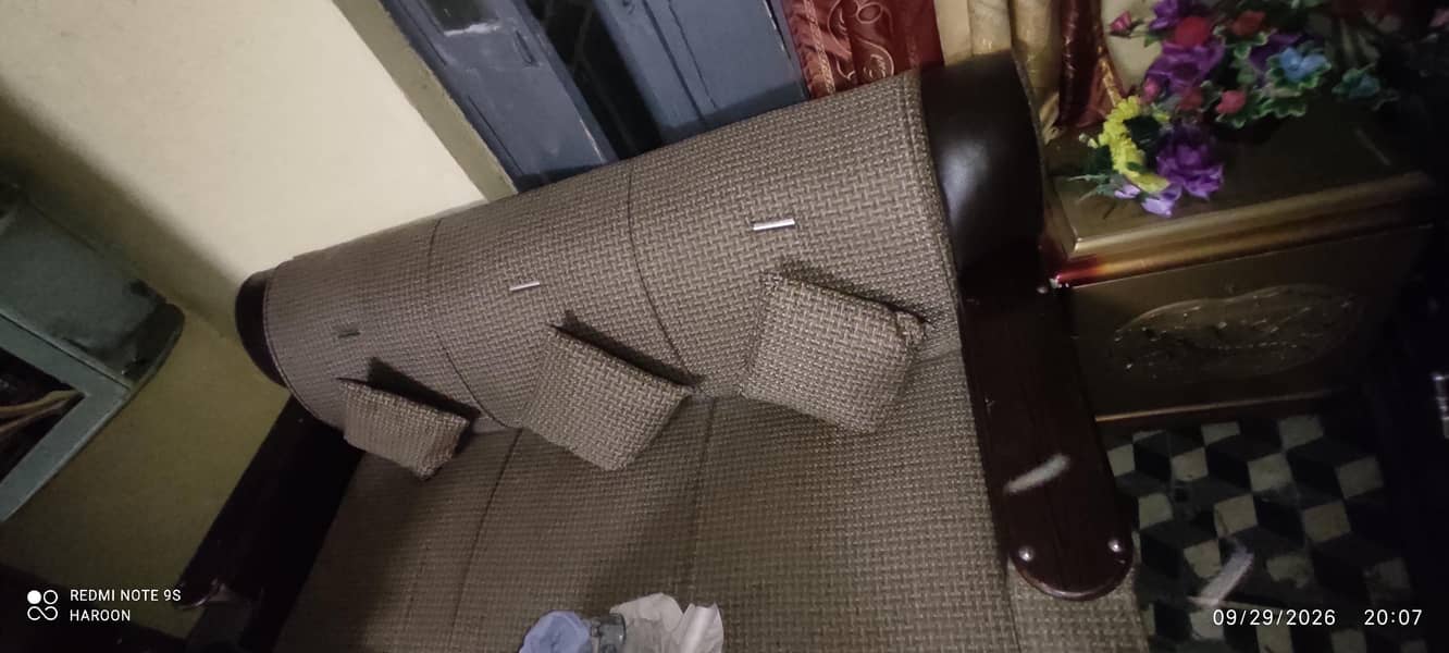 مکمل فرنیچر سیٹ فار سیل بہت ہی کم ریٹ پر 9