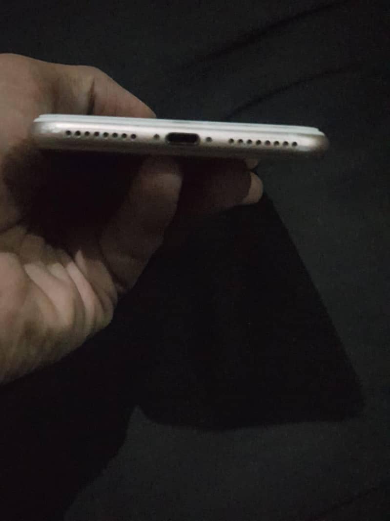 Apple iPhone 8 Plus 5